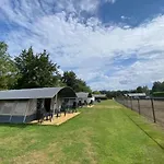Minicamping De Lindenhoeve - Safaritent Schaapje Nistelrode