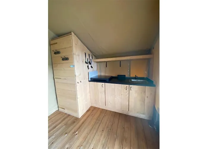 Minicamping De Lindenhoeve - Safaritent Schaapje Nistelrode